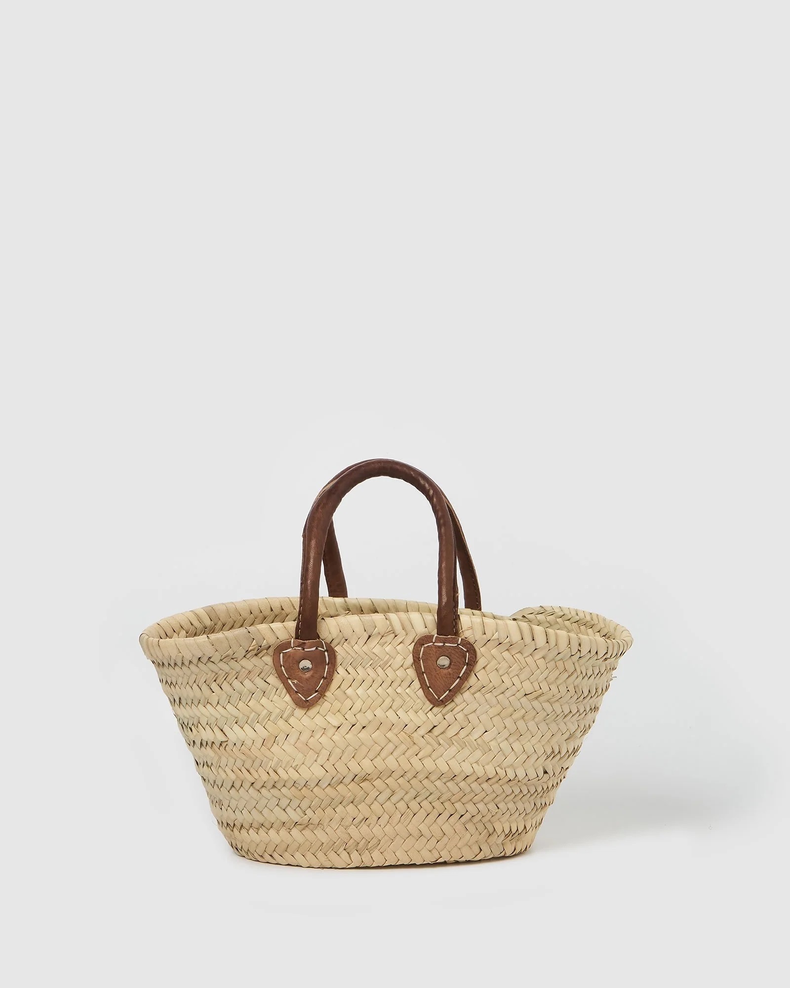 small straw basket bag with leather handles