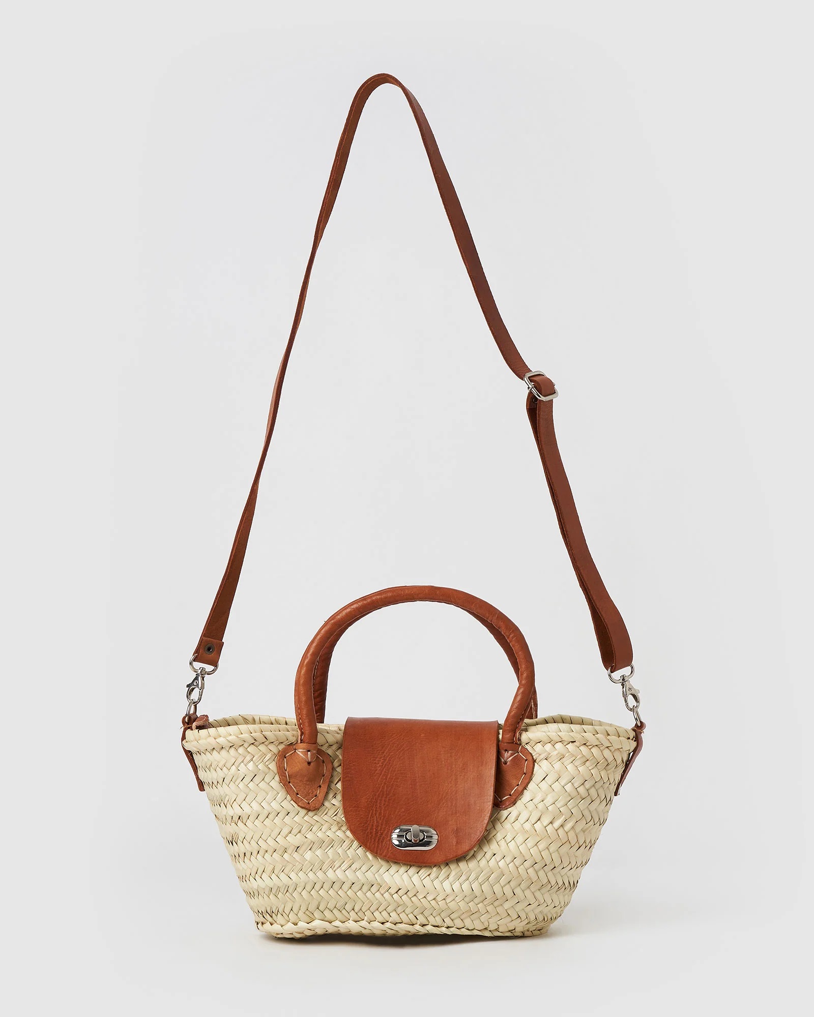 straw basket bag with leather straps